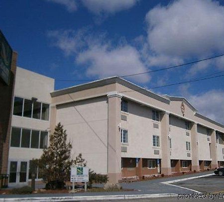 Quality Inn & Conference Center Maple Shade Esterno foto