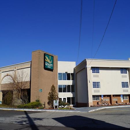 Quality Inn & Conference Center Maple Shade Esterno foto