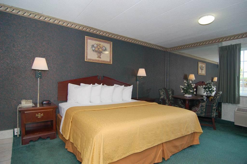 Quality Inn & Conference Center Maple Shade Camera foto