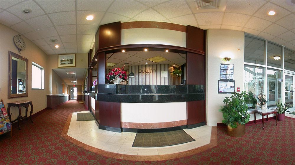 Quality Inn & Conference Center Maple Shade Esterno foto