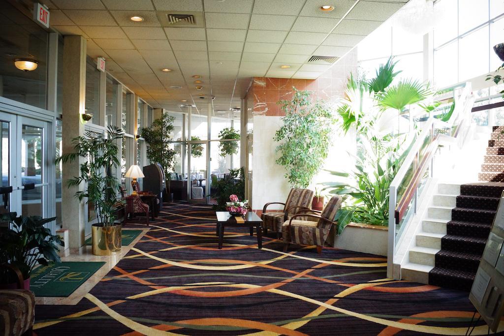 Quality Inn & Conference Center Maple Shade Esterno foto